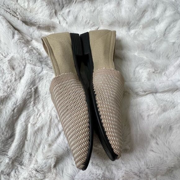 Shoes   - Picture 2 of 8